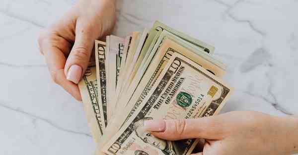 精准扶贫宣传片纪录片_精准扶贫宣传片完整版